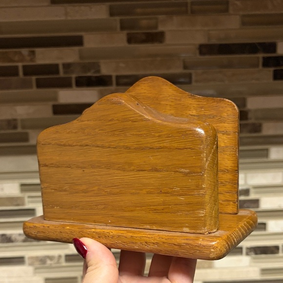 The Cooks Bazaar Vintage Oak Wood Napkin Holder with Floral Design Tile - Picture 2 of 8